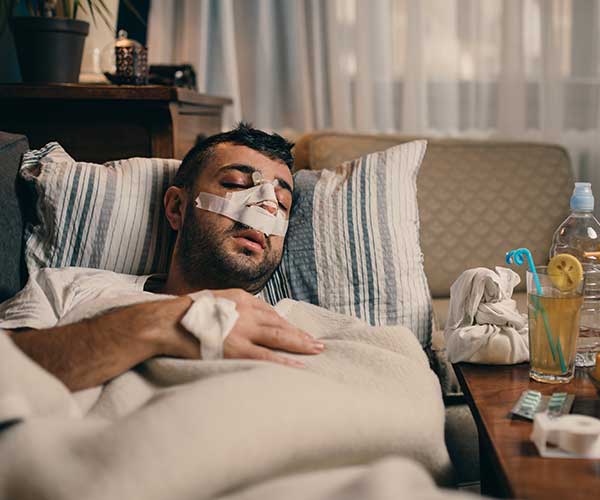 علل کبودی چشم بعد از عمل بینی
